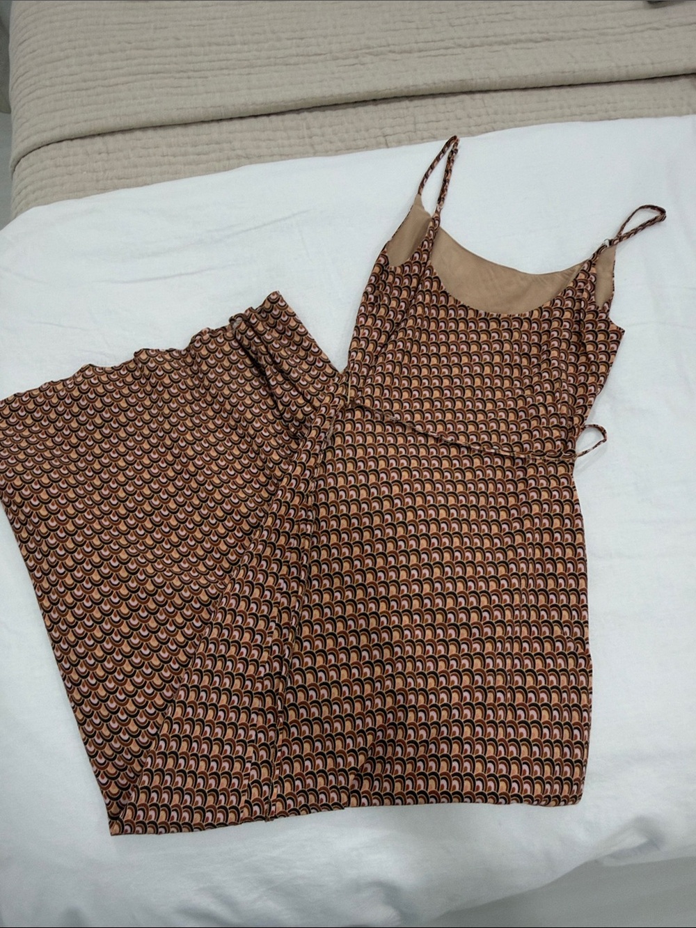 Charlie Holiday Midi Dress - Picture 3 of 3